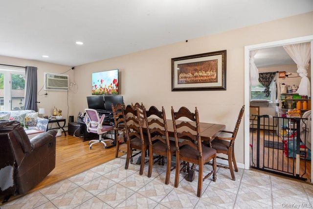 10 Francisco Avenue, Central Islip, NY 11722