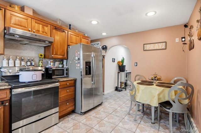10 Francisco Avenue, Central Islip, NY 11722