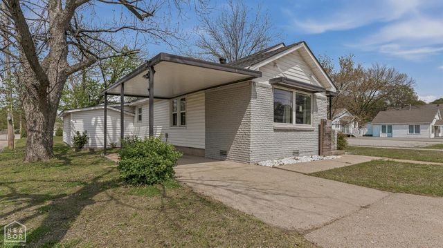 1011 W Court Street W, Paragould, AR 72450