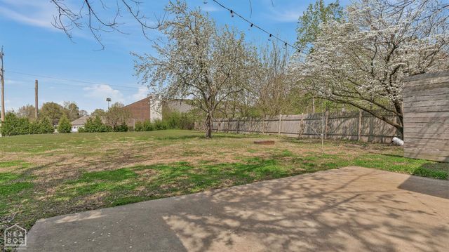 1011 W Court Street W, Paragould, AR 72450