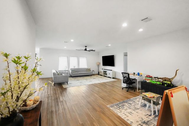 1126 Hyde Lake Lane, Missouri City, TX 77459