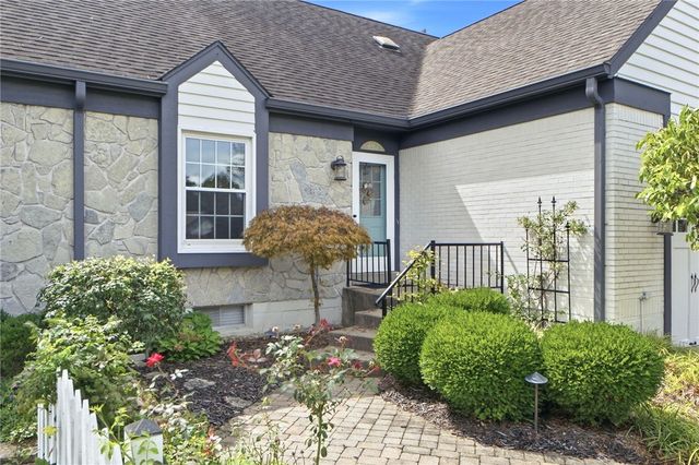 9267 N Creek Lane, Centerville, OH 45458
