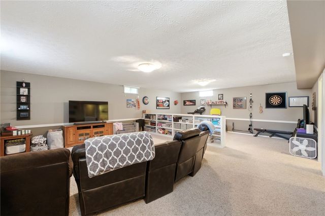 9267 N Creek Lane, Centerville, OH 45458