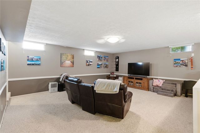 9267 N Creek Lane, Centerville, OH 45458