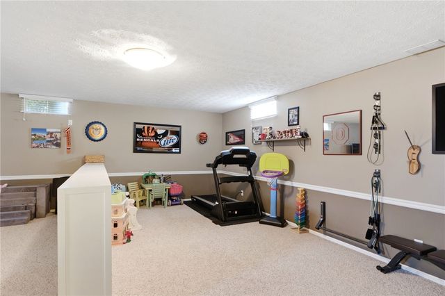 9267 N Creek Lane, Centerville, OH 45458