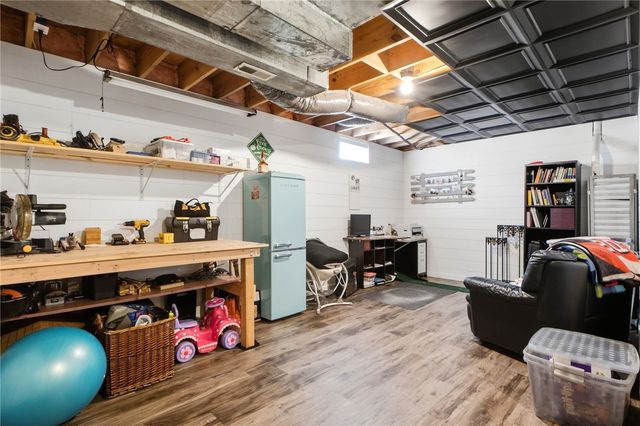 9267 N Creek Lane, Centerville, OH 45458