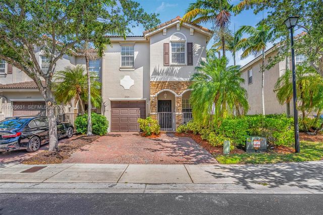 22424 SW 89th Path, Cutler Bay, FL 33190