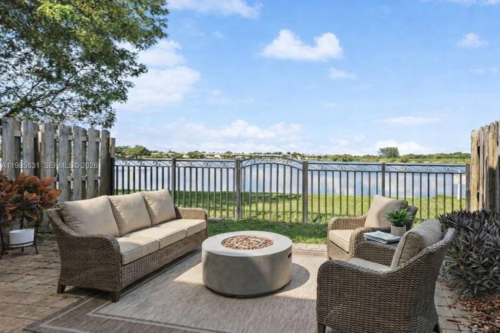 22424 SW 89th Path, Cutler Bay, FL 33190