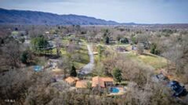 305 Pleasley Road, Kingsport, TN 37660