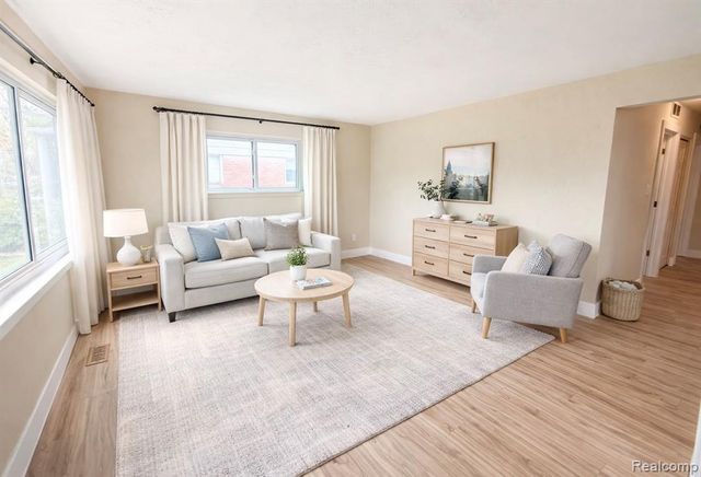 30731 Steinhauer Street, Westland, MI 48186