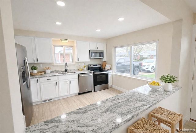 30731 Steinhauer Street, Westland, MI 48186