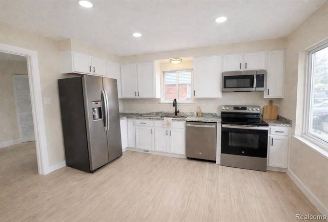 30731 Steinhauer Street, Westland, MI 48186