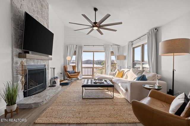 272 Russell Ave, Spring City, TN 37381