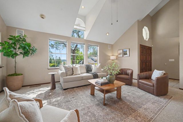 156 Creek View Ct, Sutter Creek, CA 95685