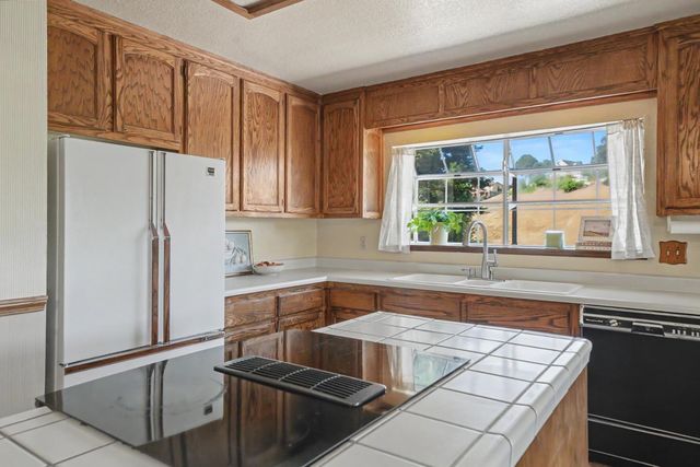 156 Creek View Ct, Sutter Creek, CA 95685