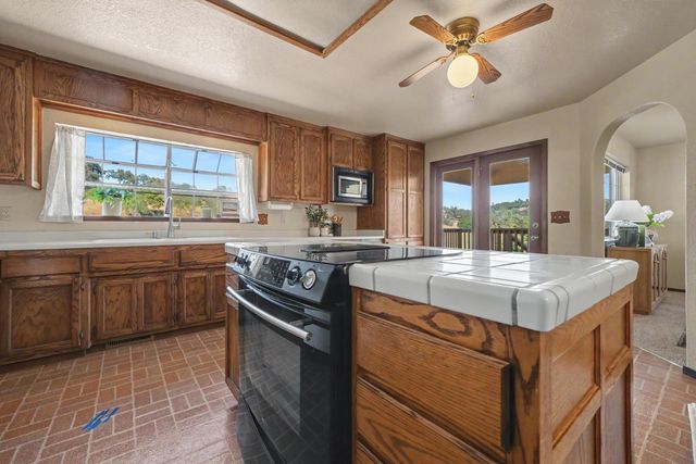 156 Creek View Ct, Sutter Creek, CA 95685