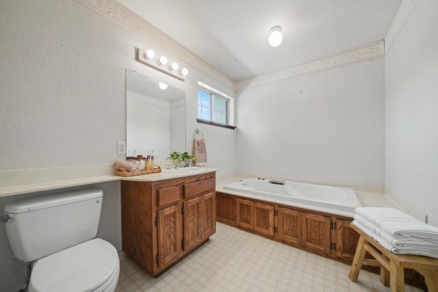 156 Creek View Ct, Sutter Creek, CA 95685