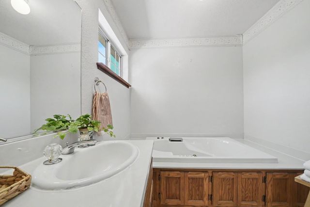 156 Creek View Ct, Sutter Creek, CA 95685