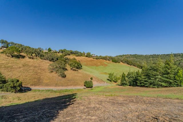 156 Creek View Ct, Sutter Creek, CA 95685