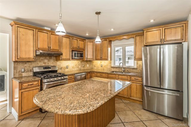 104 Sheridan Avenue, Williston Park, NY 11596