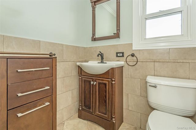 104 Sheridan Avenue, Williston Park, NY 11596