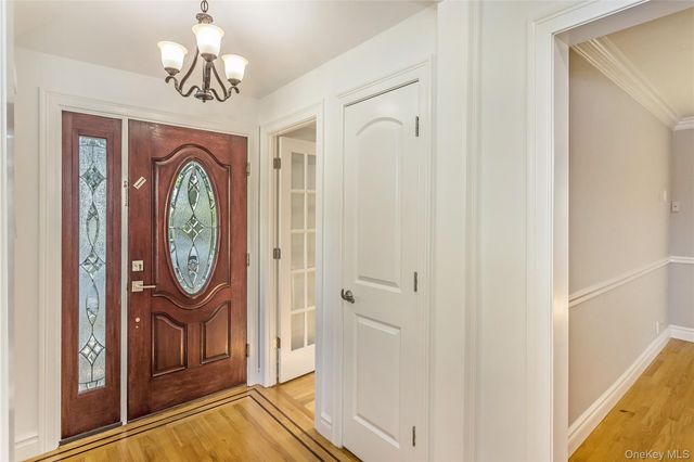 104 Sheridan Avenue, Williston Park, NY 11596