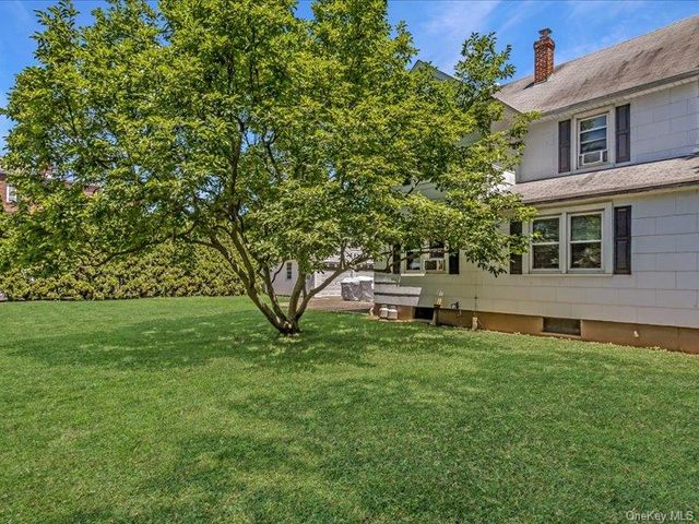 104 Sheridan Avenue, Williston Park, NY 11596