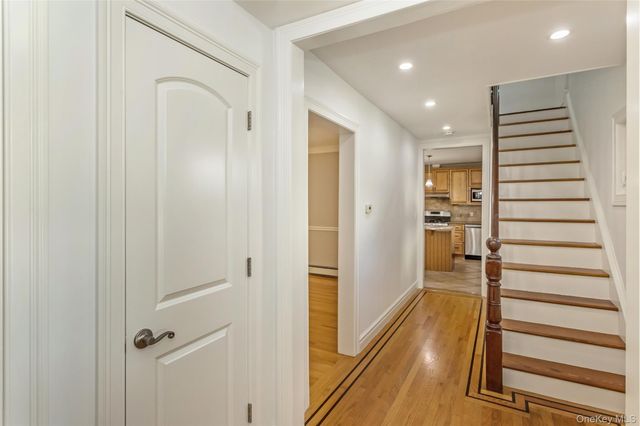104 Sheridan Avenue, Williston Park, NY 11596
