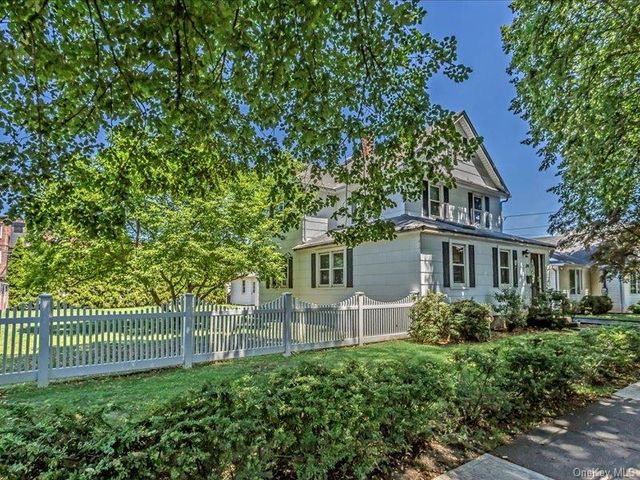 104 Sheridan Avenue, Williston Park, NY 11596