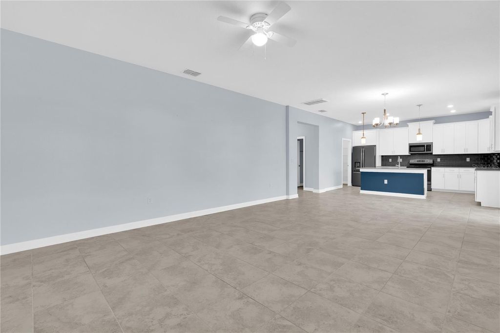 Image 20 of property listing at 12111 IMAGINARY WAY, Orlando, FL 32832