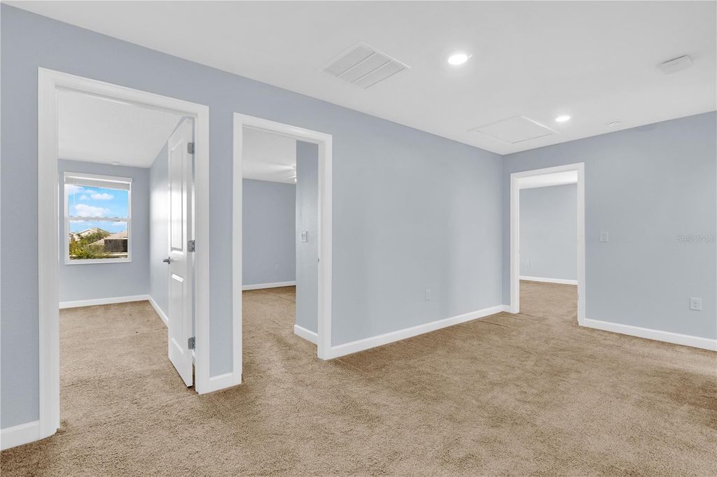 Image 21 of property listing at 12111 IMAGINARY WAY, Orlando, FL 32832