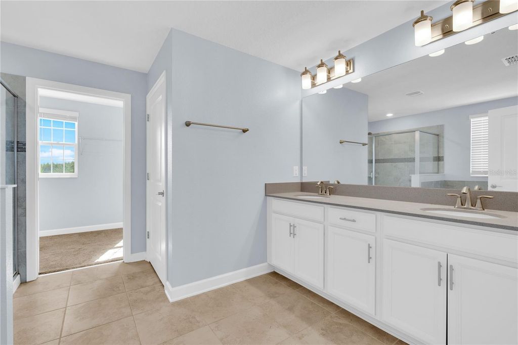 Image 30 of property listing at 12111 IMAGINARY WAY, Orlando, FL 32832