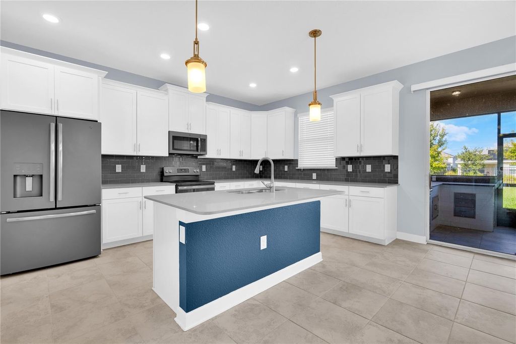 Image 9 of property listing at 12111 IMAGINARY WAY, Orlando, FL 32832