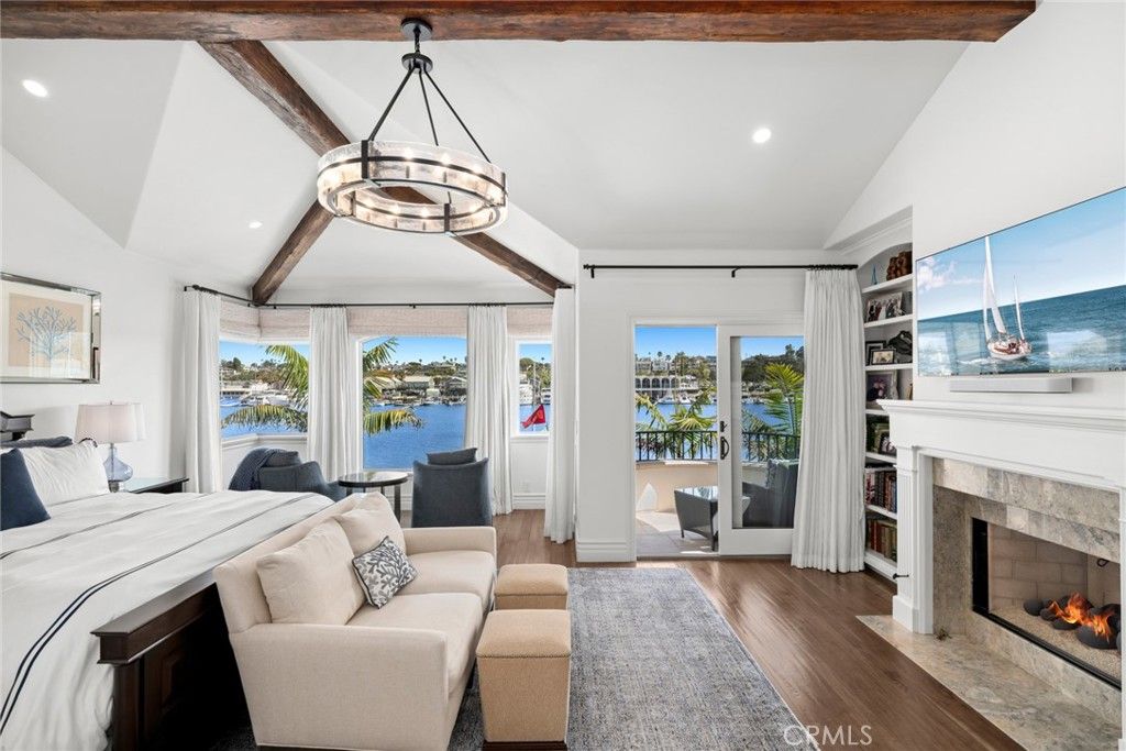 Image 16 of property listing at 118 Via Lido Nord, Newport Beach, CA 92663