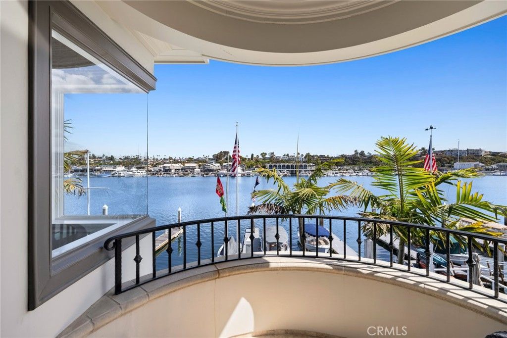 Image 18 of property listing at 118 Via Lido Nord, Newport Beach, CA 92663