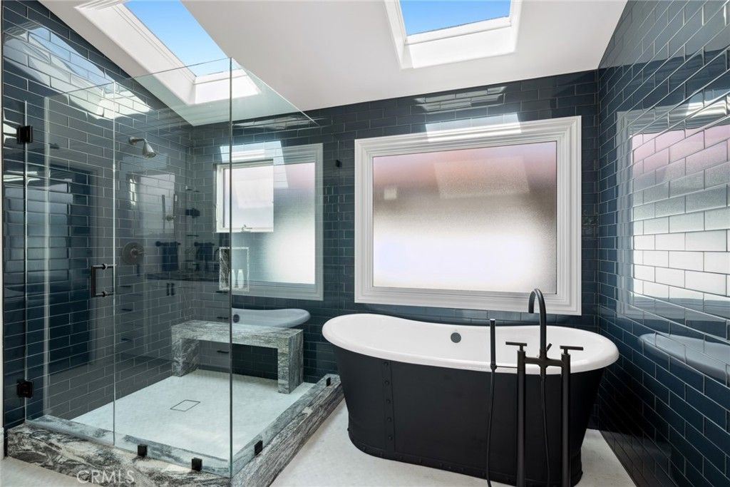 Image 20 of property listing at 118 Via Lido Nord, Newport Beach, CA 92663