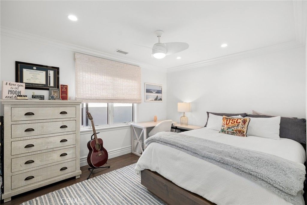 Image 24 of property listing at 118 Via Lido Nord, Newport Beach, CA 92663