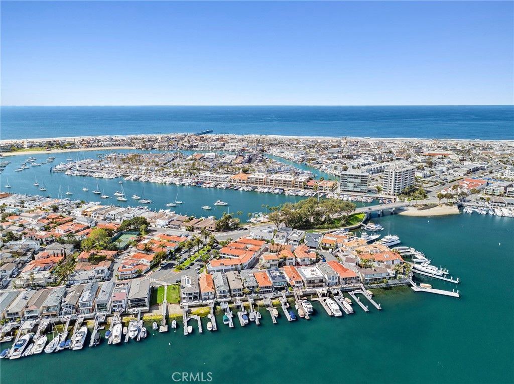 Image 32 of property listing at 118 Via Lido Nord, Newport Beach, CA 92663