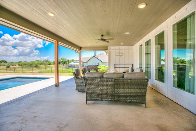 7128 Club Creek Lane, San Angelo, TX 76904