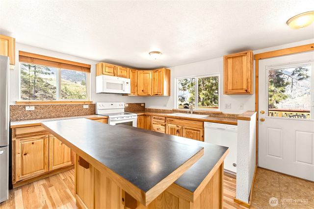 52 Reflection Lane, Chelan, WA 98816