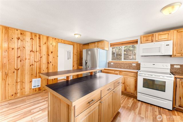 52 Reflection Lane, Chelan, WA 98816