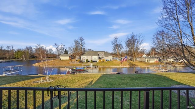 6005 S 030 W, Wolcottville, IN 46795