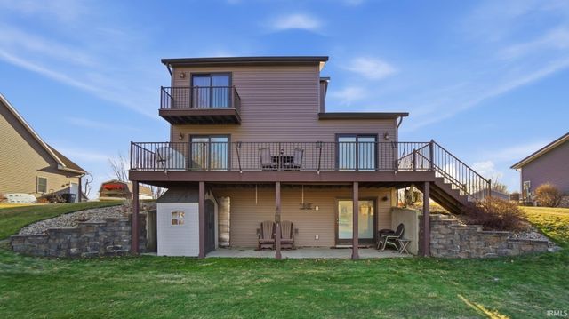 6005 S 030 W, Wolcottville, IN 46795