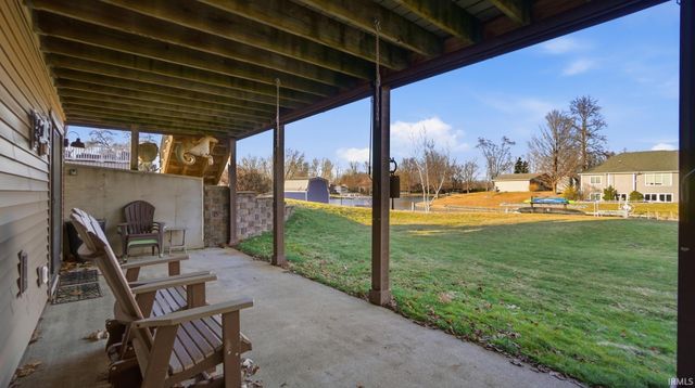 6005 S 030 W, Wolcottville, IN 46795