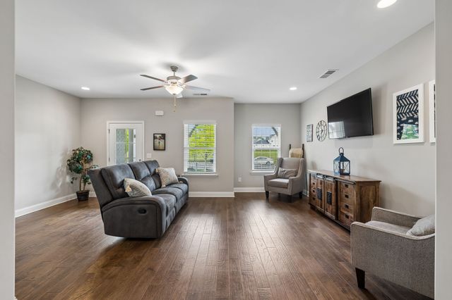 1629 Drakes Creek Rd, Hendersonville, TN 37075