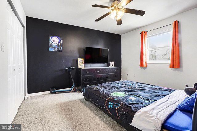 438 LARKSPUR LOOP, Lancaster, PA 17602