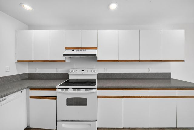 1998 NE 7TH Street 103, Deerfield Beach, FL 33441