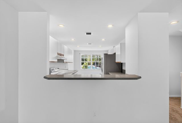 1998 NE 7TH Street 103, Deerfield Beach, FL 33441