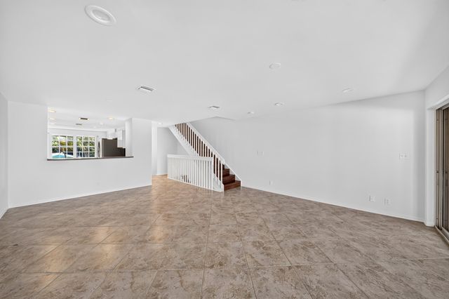 1998 NE 7TH Street 103, Deerfield Beach, FL 33441