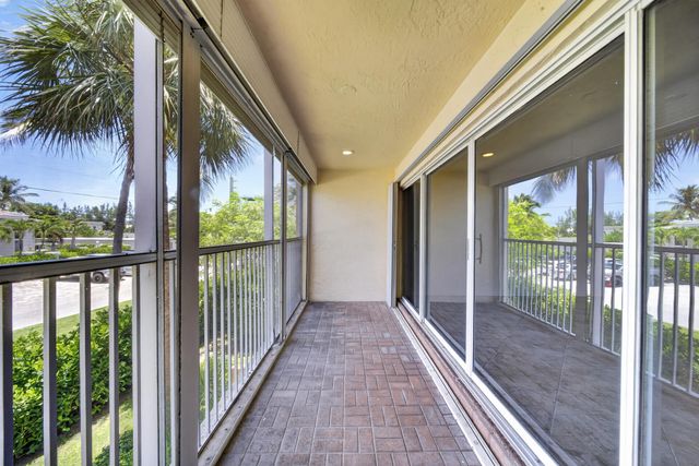 1998 NE 7TH Street 103, Deerfield Beach, FL 33441